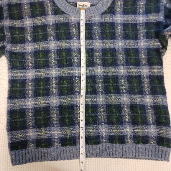 Northern Reflections Blue Plaid Crew Neck Sweater, Size Large - Picture 13 of 14